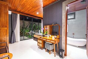Melasti Beach Villa