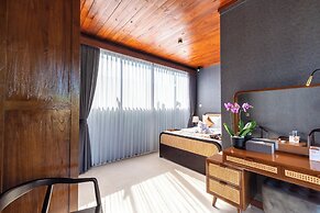 Melasti Beach Villa