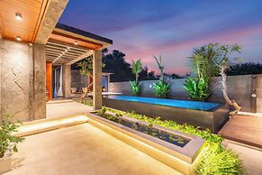 Melasti Beach Villa
