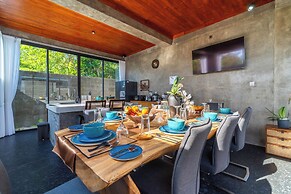 Melasti Beach Villa