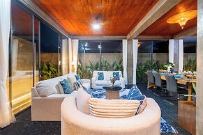 Melasti Beach Villa