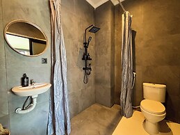 Sukha Guest House by AGATA