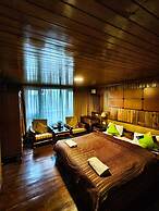 Dekeling Hotel