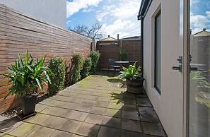 Lovely & Spacious 2-BR home in Norwood