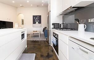 Lovely & Spacious 2-BR home in Norwood