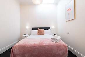 Lovely & Spacious 2-BR home in Norwood