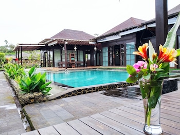 Merlyn Meadows Retreat