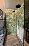 Wellness Tuin  Luxury Suites & Lodges