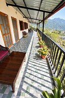 Luxury Hotel Lake Darshan Bhimtal