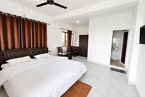 Luxury Hotel Lake Darshan Bhimtal