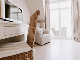 Heikendorf by Belvilla Double Room With Sea View