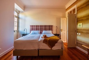 Marchanta Riverside Hotel