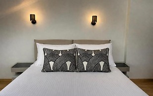 Marchanta Riverside Hotel