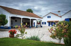 Marchanta Riverside Hotel