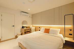 HOTEL DAUN GURI