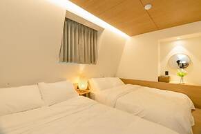 HOTEL DAUN GURI
