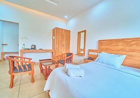 Munnar Ice Pellets Resort with Pool