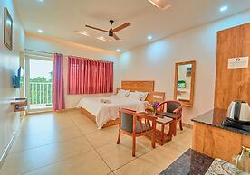 Munnar Ice Pellets Resort with Pool
