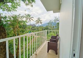 Munnar Ice Pellets Resort with Pool