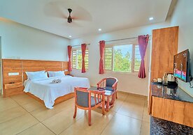 Munnar Ice Pellets Resort with Pool