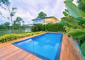 Munnar Ice Pellets Resort with Pool
