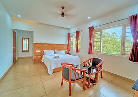 Munnar Ice Pellets Resort with Pool