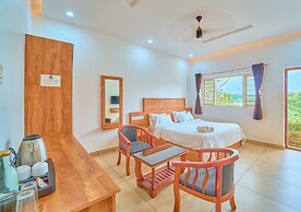 Munnar Ice Pellets Resort with Pool