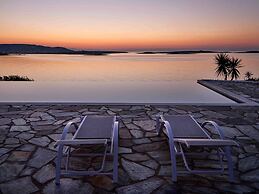 Seafront Villa Elia -island Living-