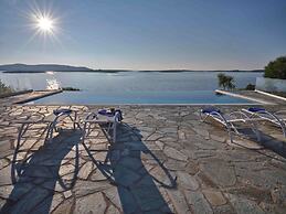 Seafront Villa Thea -island Living-