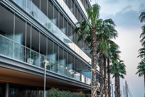 Luxury Waterfront Studio Balcony&Parking