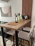 Centrally Located Cozy D&O Apartment