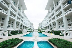 1 Bedroom Beachside Condo in Cha-am
