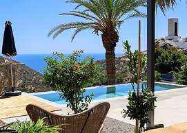 South Palms luxury village house