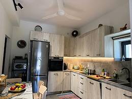 South Palms luxury village house