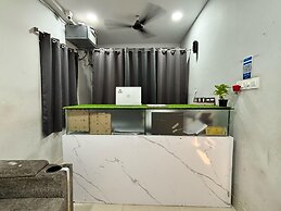 Hotel O Madhapur - Borabanda