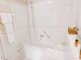 Heikendorf Corner Junior Suite Sea Side
