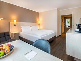 Sunday Hotel Bielefeld Standard King Room