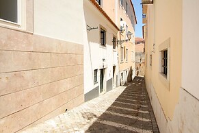 Nomad s Castel Lisbon - The Solo
