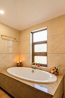 Staymaster Water Wave 3BR Villa