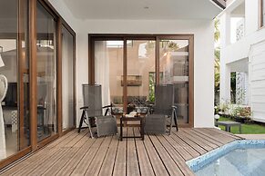 Staymaster Water Wave 3BR Villa