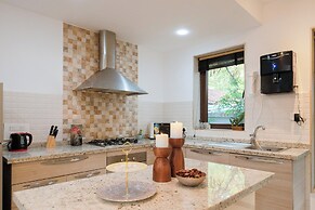 Staymaster Water Wave 3BR Villa