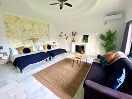 Large Group Puerto Banus 10 Rooms Pool