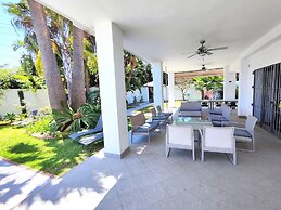 Large Group Puerto Banus 10 Rooms Pool