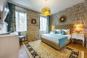 Dominus Rooms
