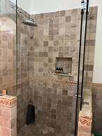Beautifully Maintained 2-bed Condo in Las Mañanitas