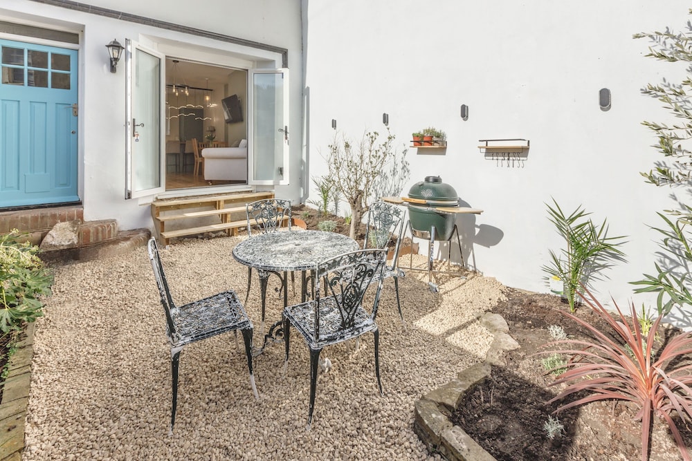 Host Stay Alice Hideaway