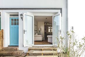 Host Stay Alice Hideaway
