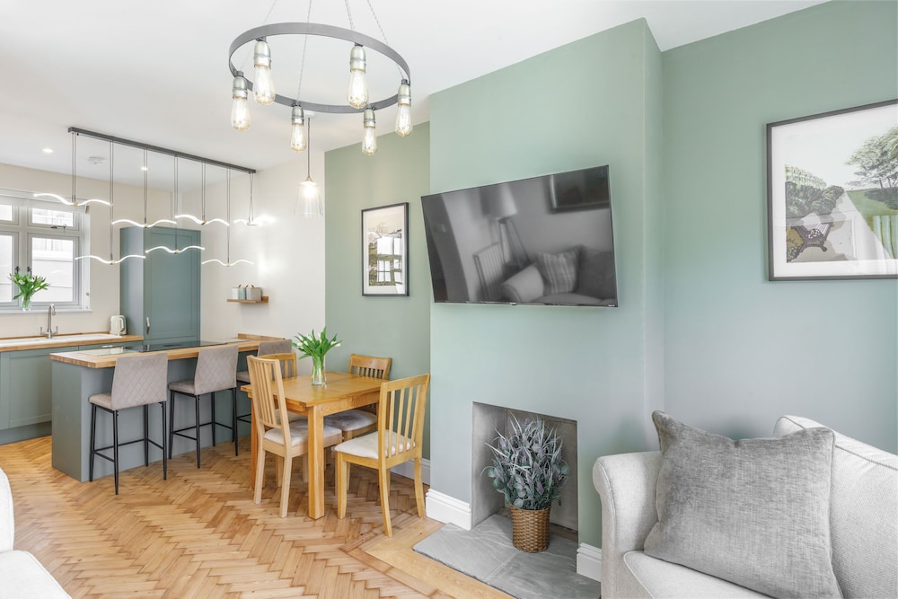 Host Stay Alice Hideaway