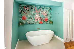 Host Stay Alice Hideaway