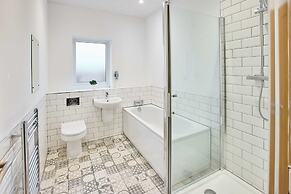 Host Stay Promenade Suite